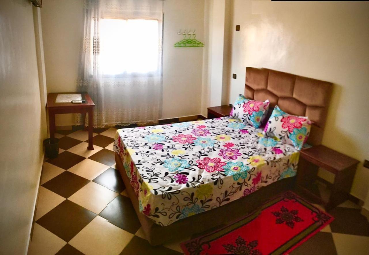 Hotel Zellaka & Cafe